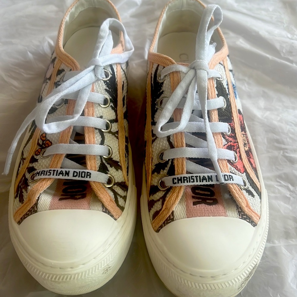 Copy CD floral sneakers size 7